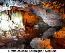 Grotte calcaire en Sardaigne : Neptune.